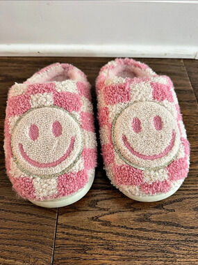 Pink & White Smiley Slippers Baby US 1/2